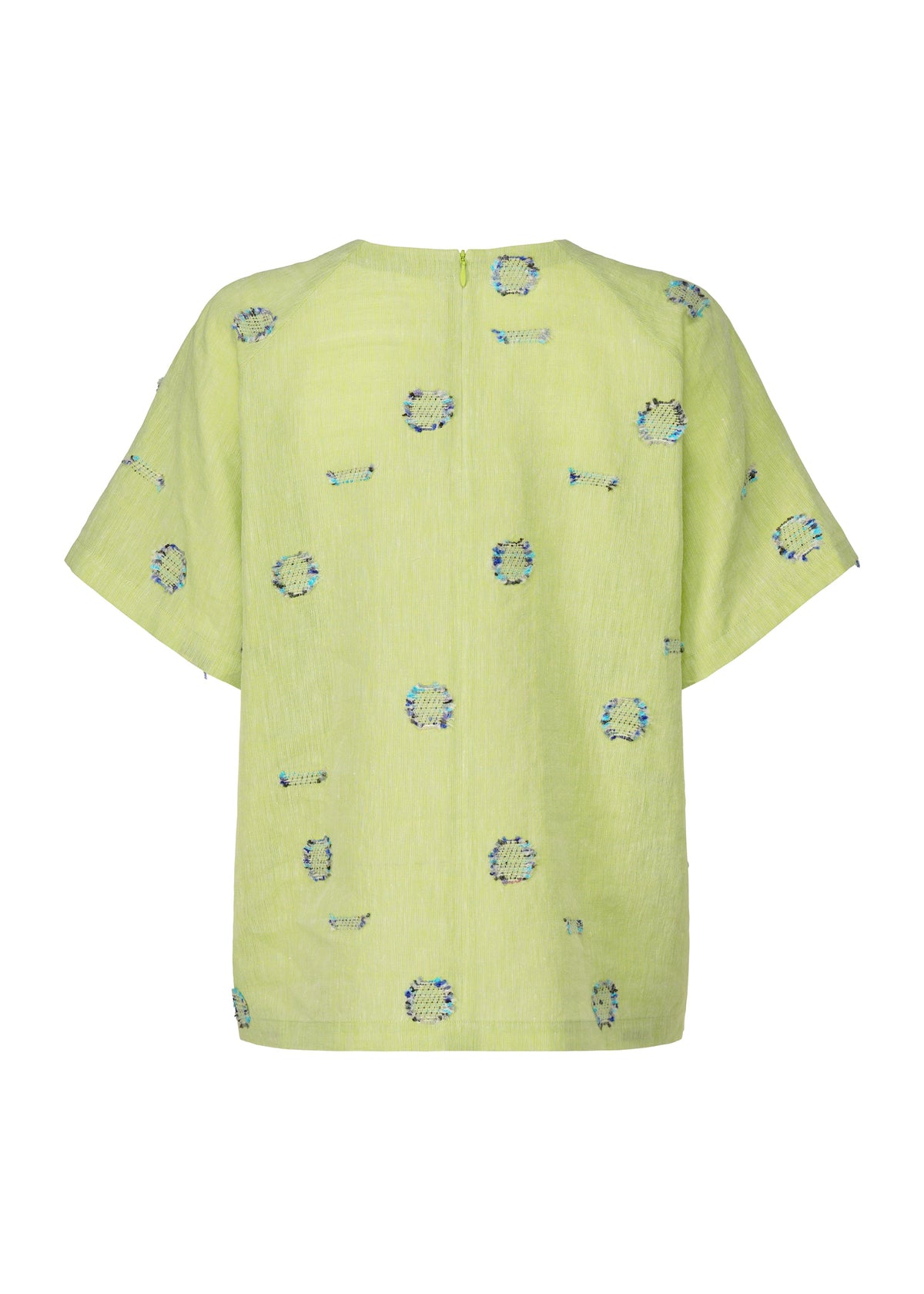 A detail shot of the HAAT KOMOREBI shirt.