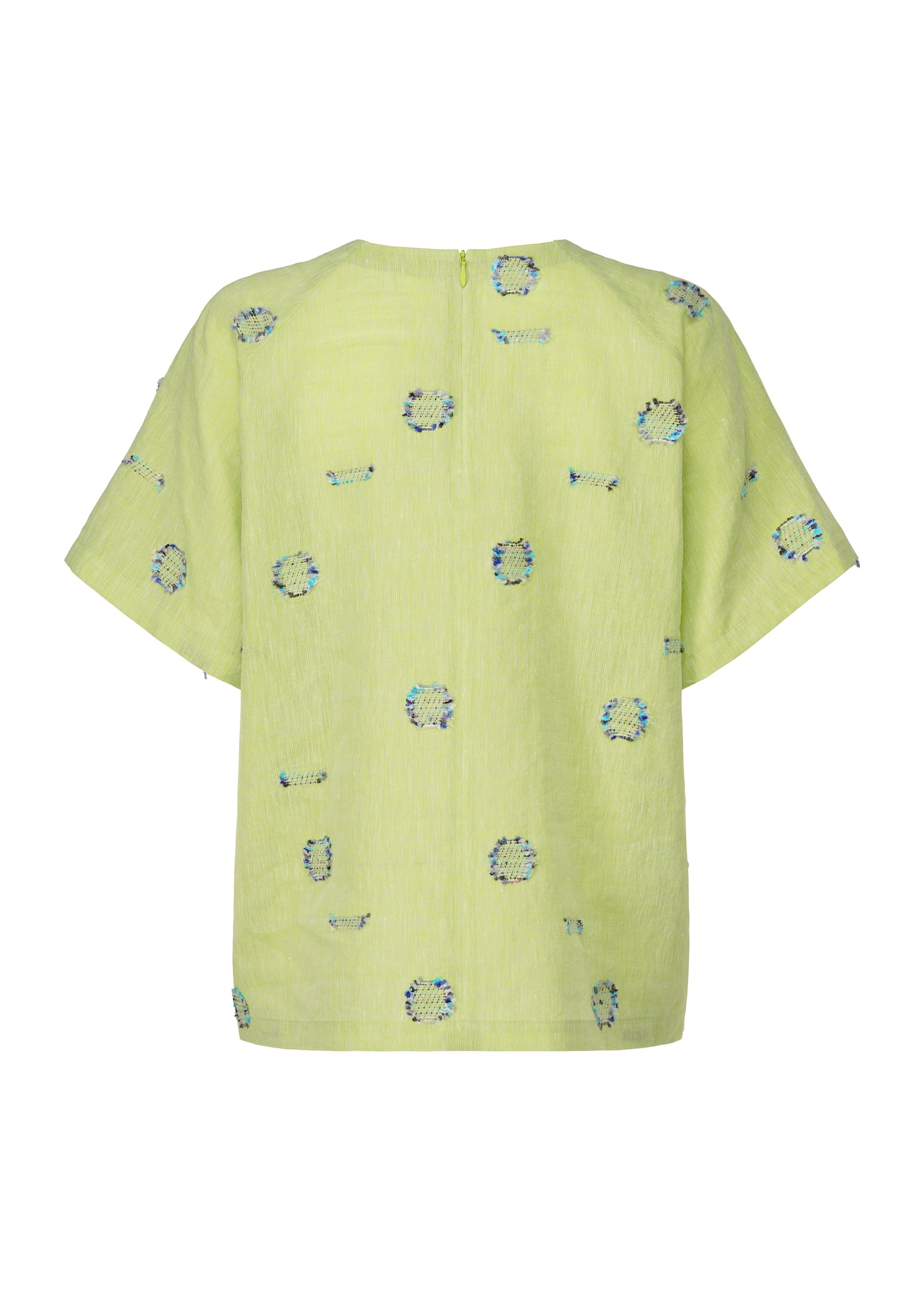 A detail shot of the HAAT KOMOREBI shirt.