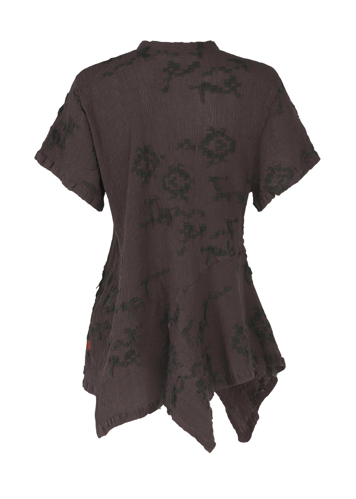 A detail shot of the HAAT KYO CHIJIMI CUT LOOP shirt.