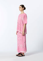 A model wears the HAAT KYO CHIJIMI FRIKAKE shirt.