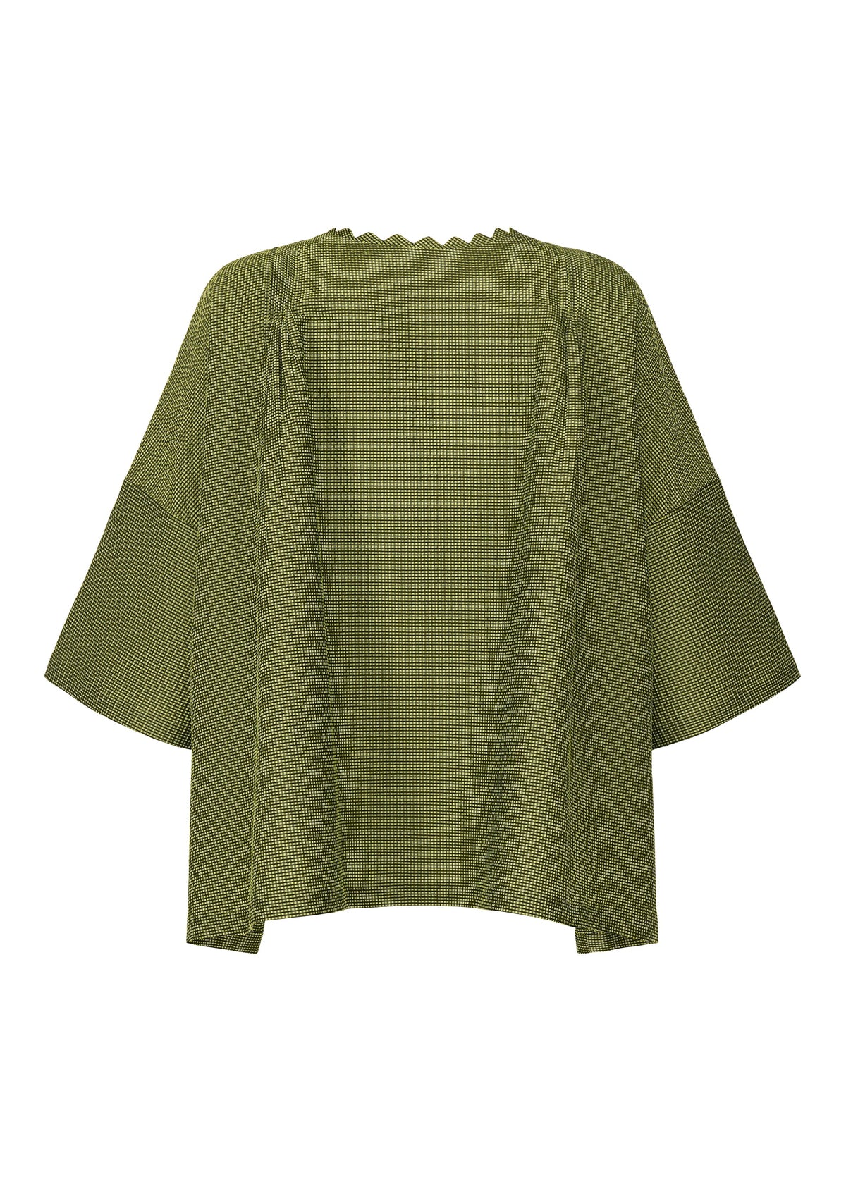 A detail shot of the HAAT LIGHT WEIGHT shirt.