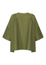 A detail shot of the HAAT LIGHT WEIGHT shirt.
