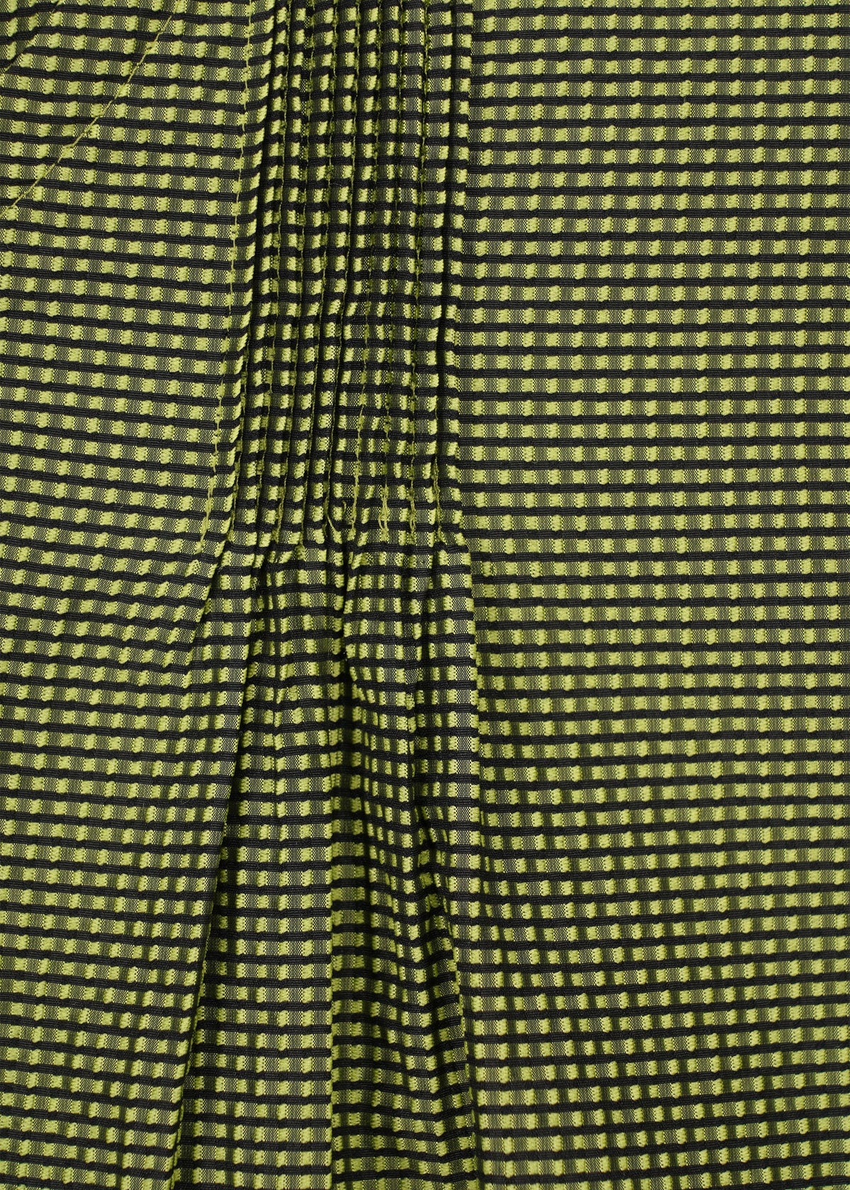 A detail shot of the HAAT LIGHT WEIGHT shirt.