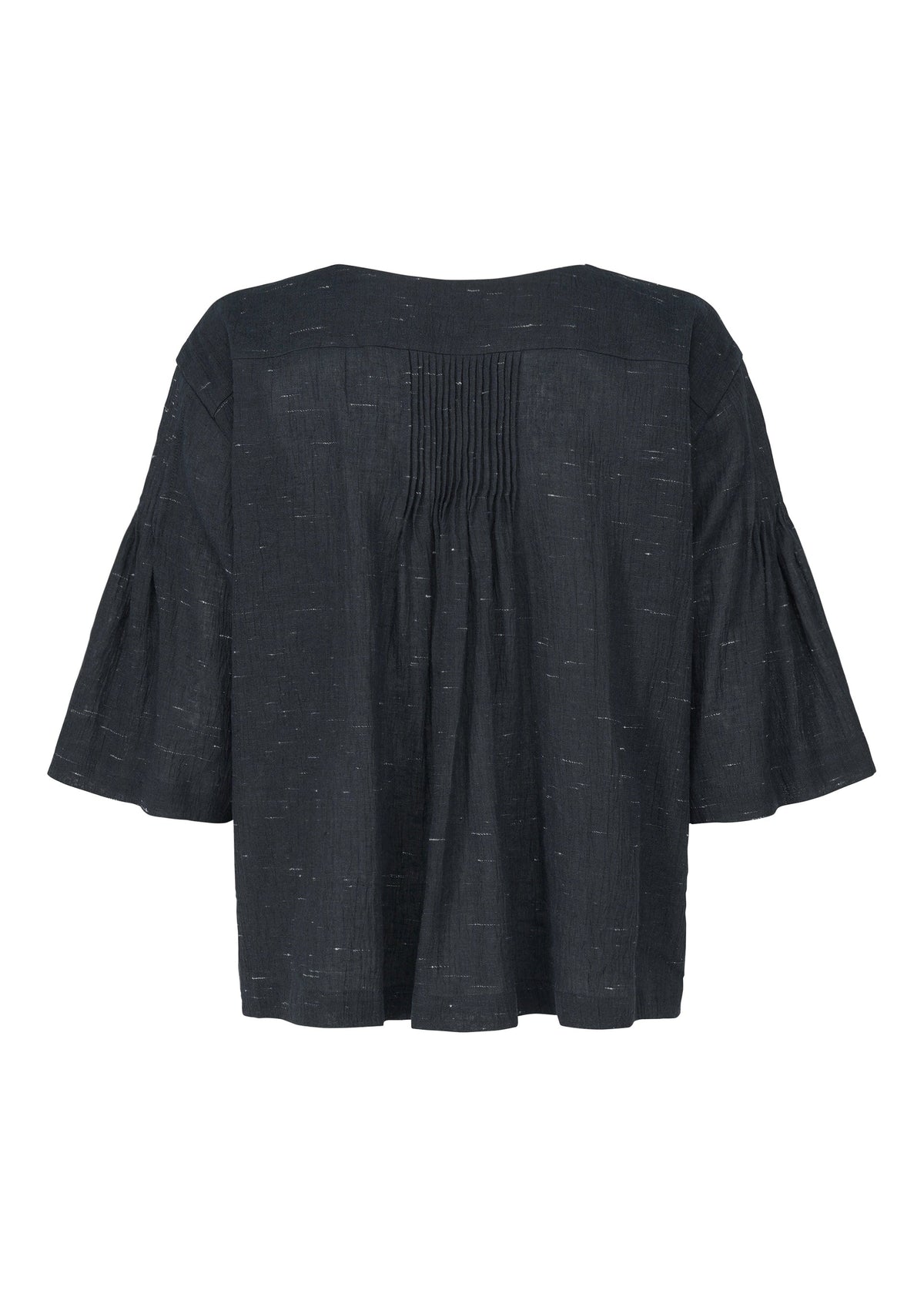 A detail shot of the HAAT PINTUCKING shirt.