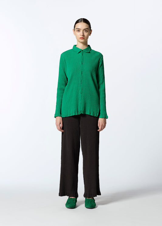 A model wears the HAAT KYO CHIJIMI SEPTEMBER shirt.