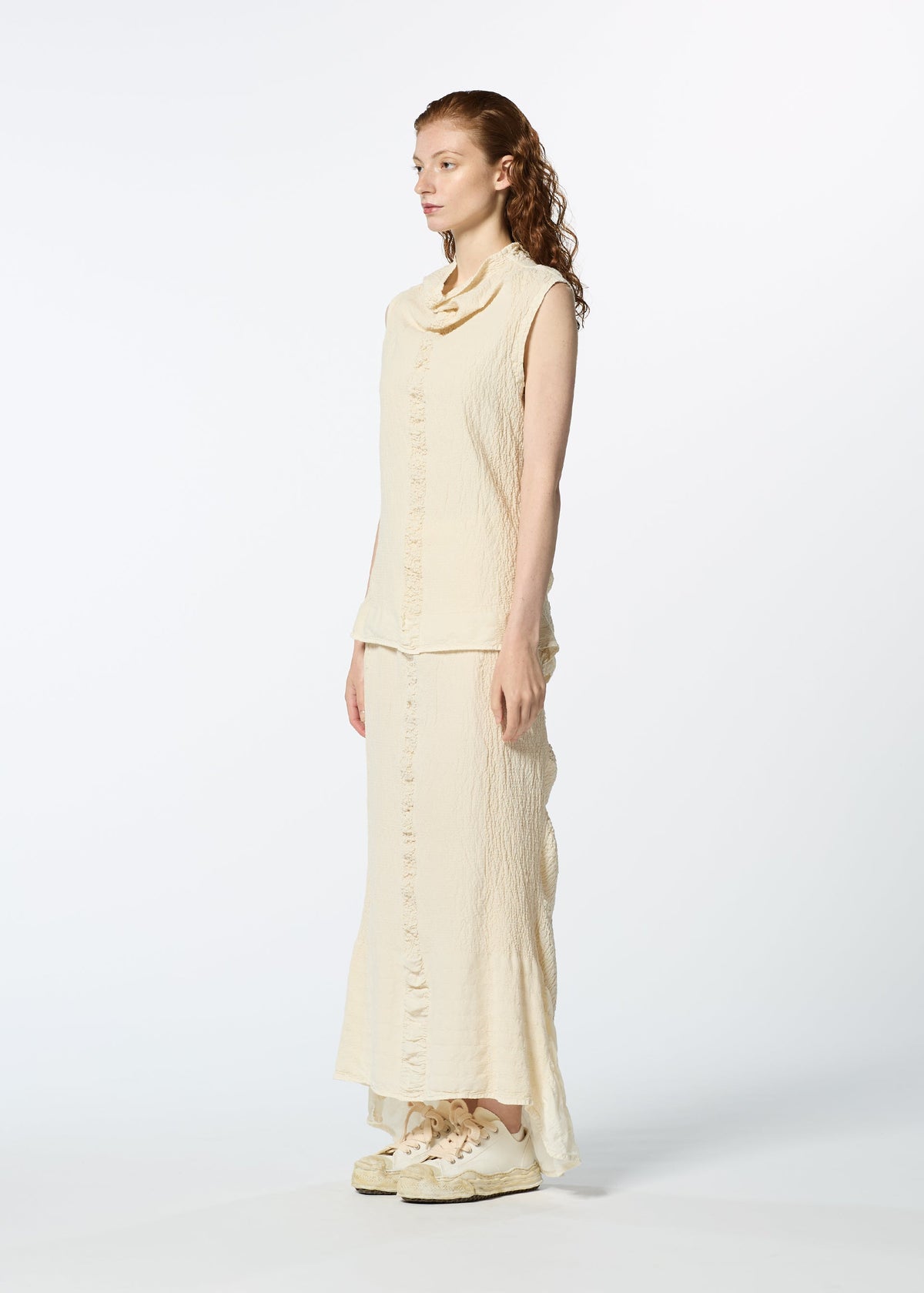 A model wears the HAAT TENMOKU COTTON vest.