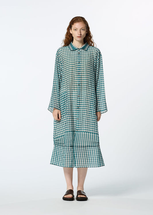 A model wears the HAAT 2 SIDE PINTUCKING dress.