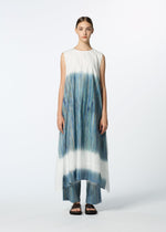 A model wears the HaaT SAZANAMI sazanami-dress-blue.