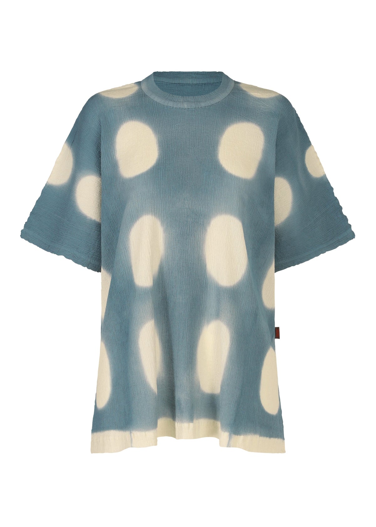 A product shot of the HAAT KYO CHIJIMI ITAJIME shirt in blue (72).