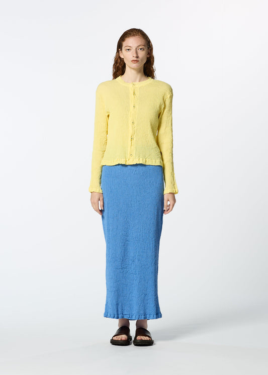 A model wears the HAAT KYO CHIJIMI MAY cardigan.