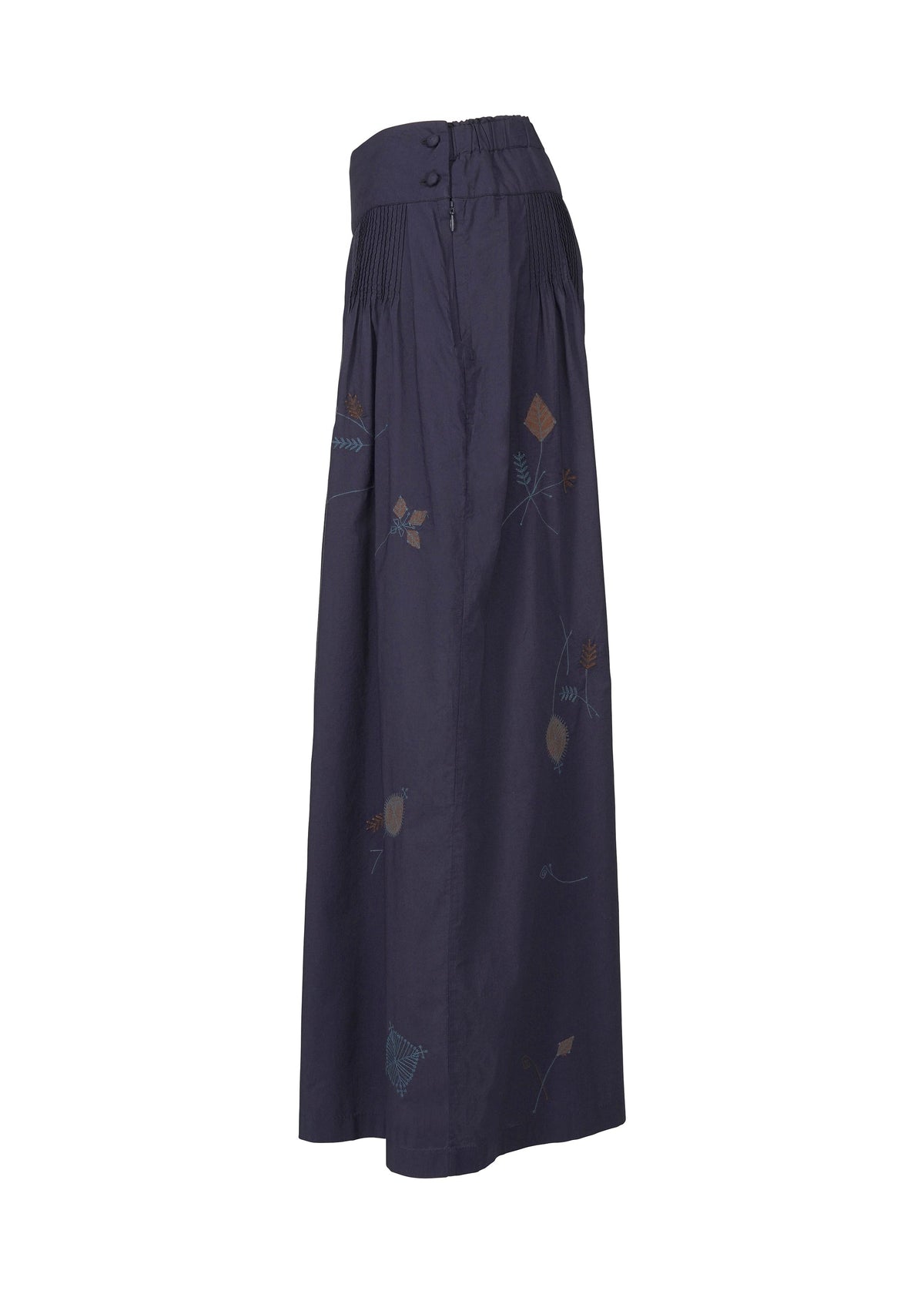 A detail shot of the HAAT DAMI LEAVES trousers.