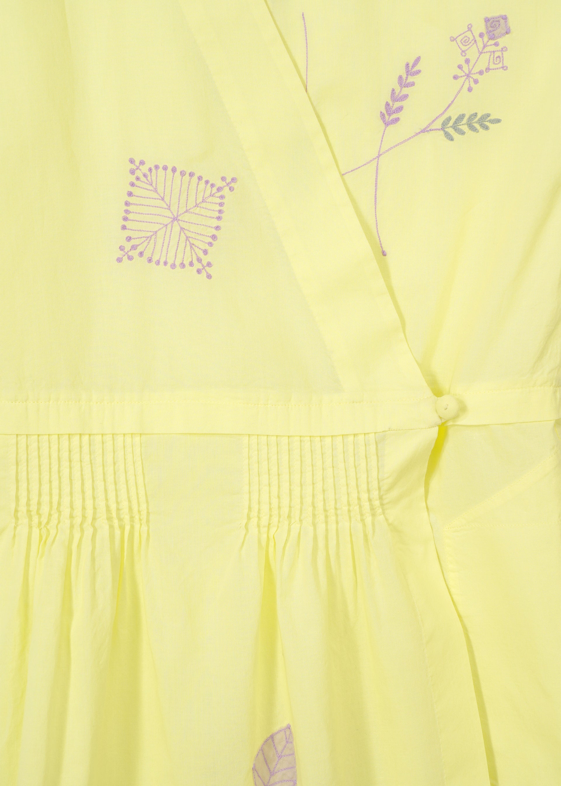 A detail shot of the HAAT DAMI LEAVES dress.
