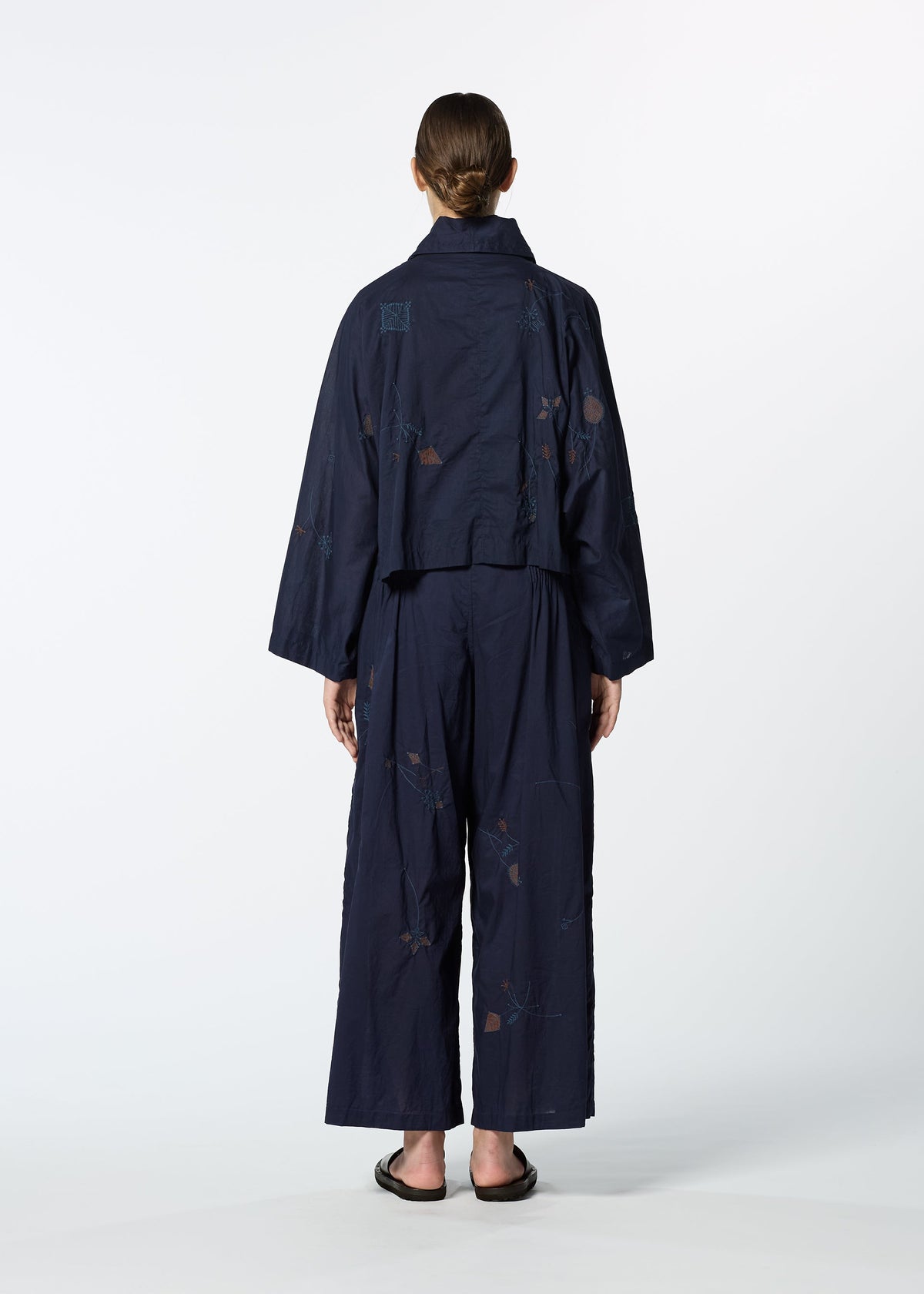 A model wears the HAAT DAMI LEAVES cardigan.