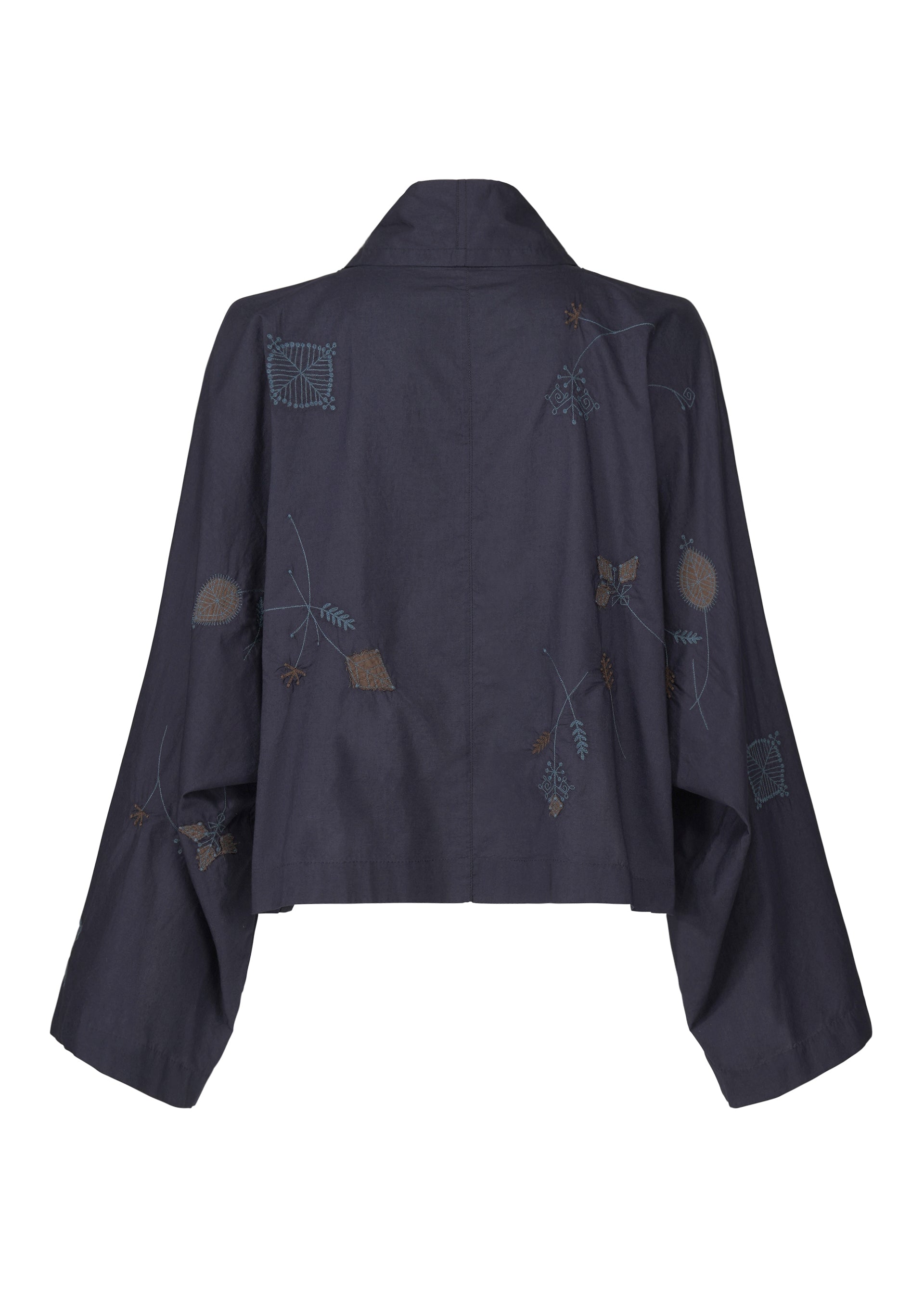 A detail shot of the HAAT DAMI LEAVES cardigan.