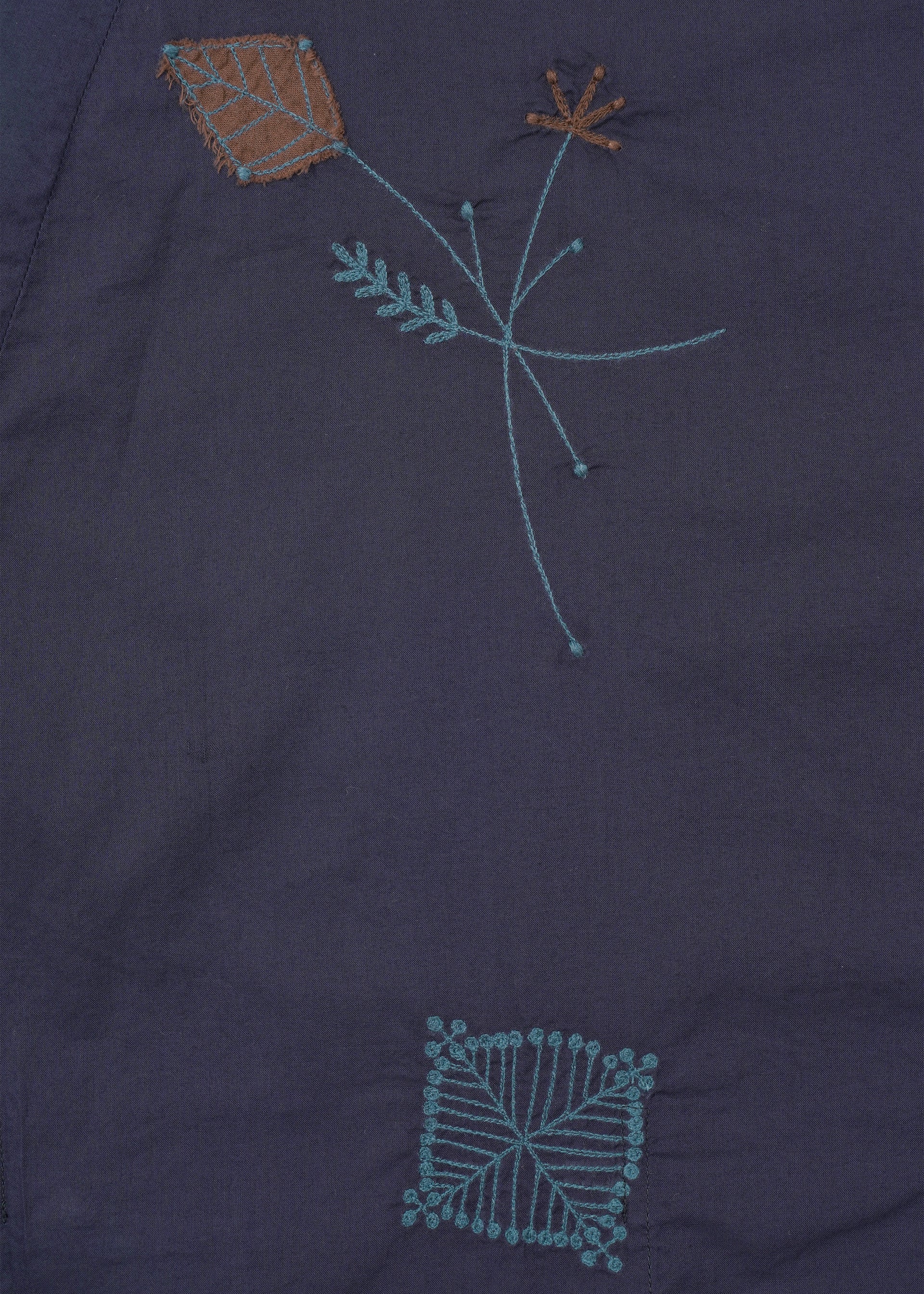 A detail shot of the HAAT DAMI LEAVES cardigan.