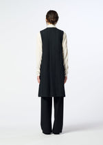 A model wears the HaaT SAKIORI sakiori-long-vest-black.