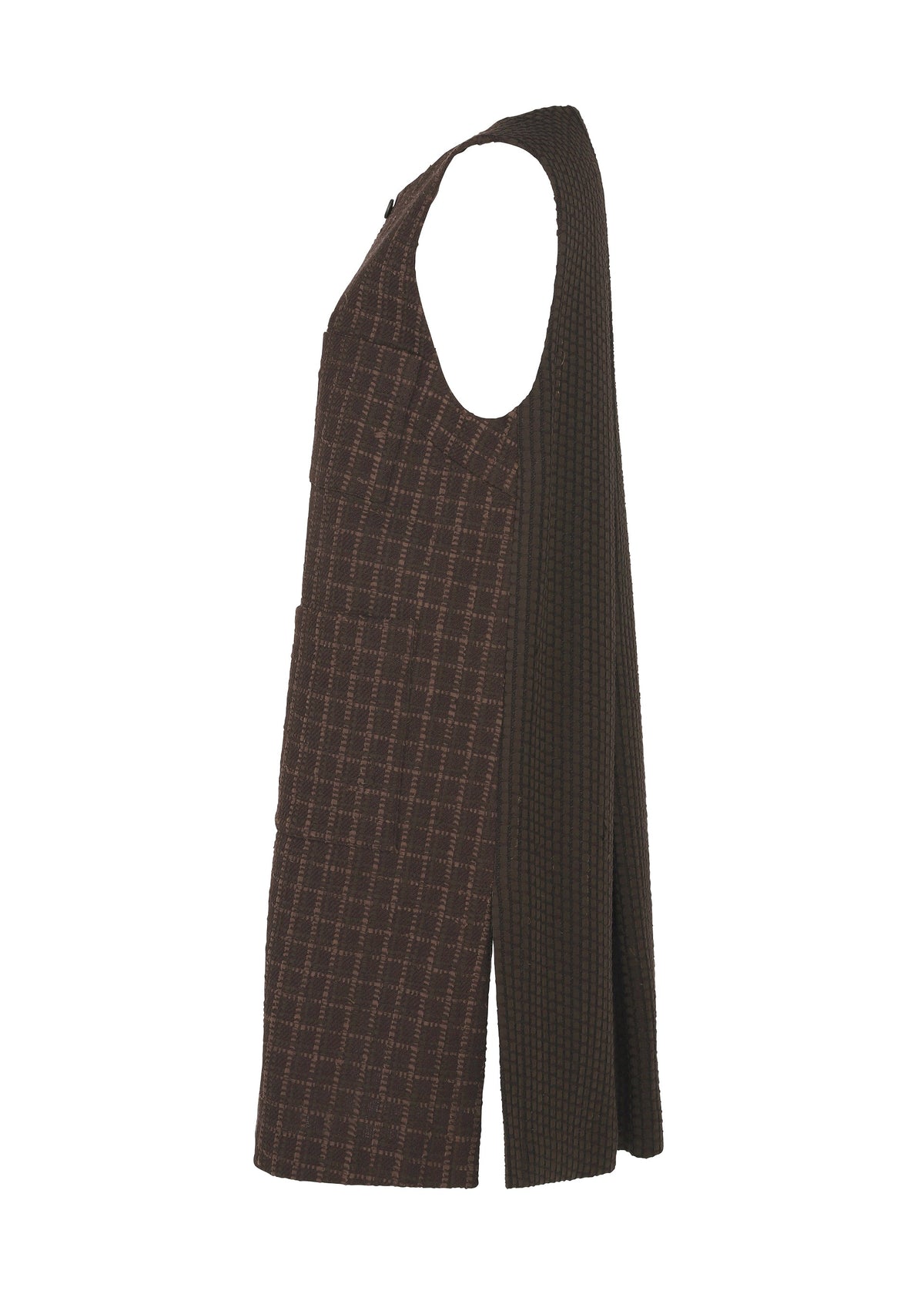A detail shot of the HaaT SAKIORI vest.