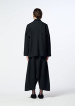 A model wears the HaaT SAKIORI sakiori-trousers-black.