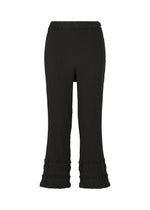 A product shot of the HaaT KYO CHIJIMI TSUCHIKABE trousers in black.
