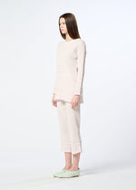A model wears the HaaT KYO CHIJIMI TSUCHIKABE top.