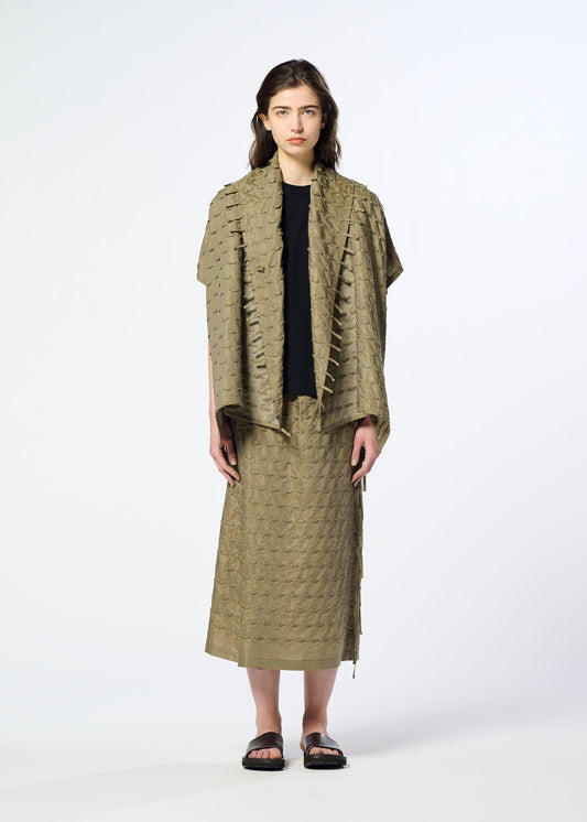 A model wears the HaaT HOLE & LINE hole-line-cardigan-khaki.