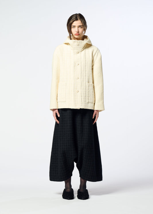 A model wears the HaaT SAKIORI sakiori-cardigan-black.