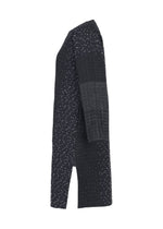 A detail shot of the HaaT COLLAGE STRETCH Ⅰ cardigan.
