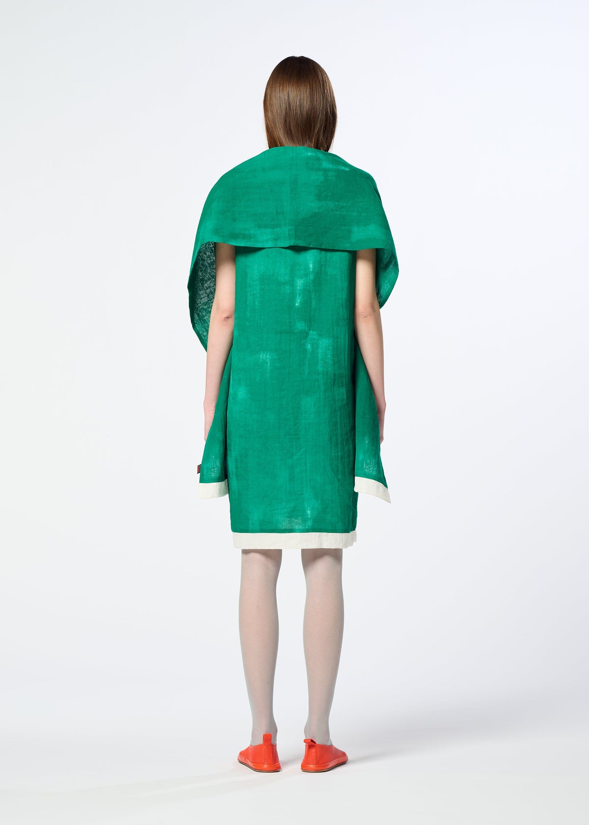 A model wears the HaaT WALL WHITE HEM tunic.