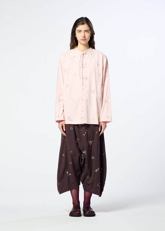 A model wears the HaaT MULMUL BHILL mulmul-bhill-trousers-ecru.