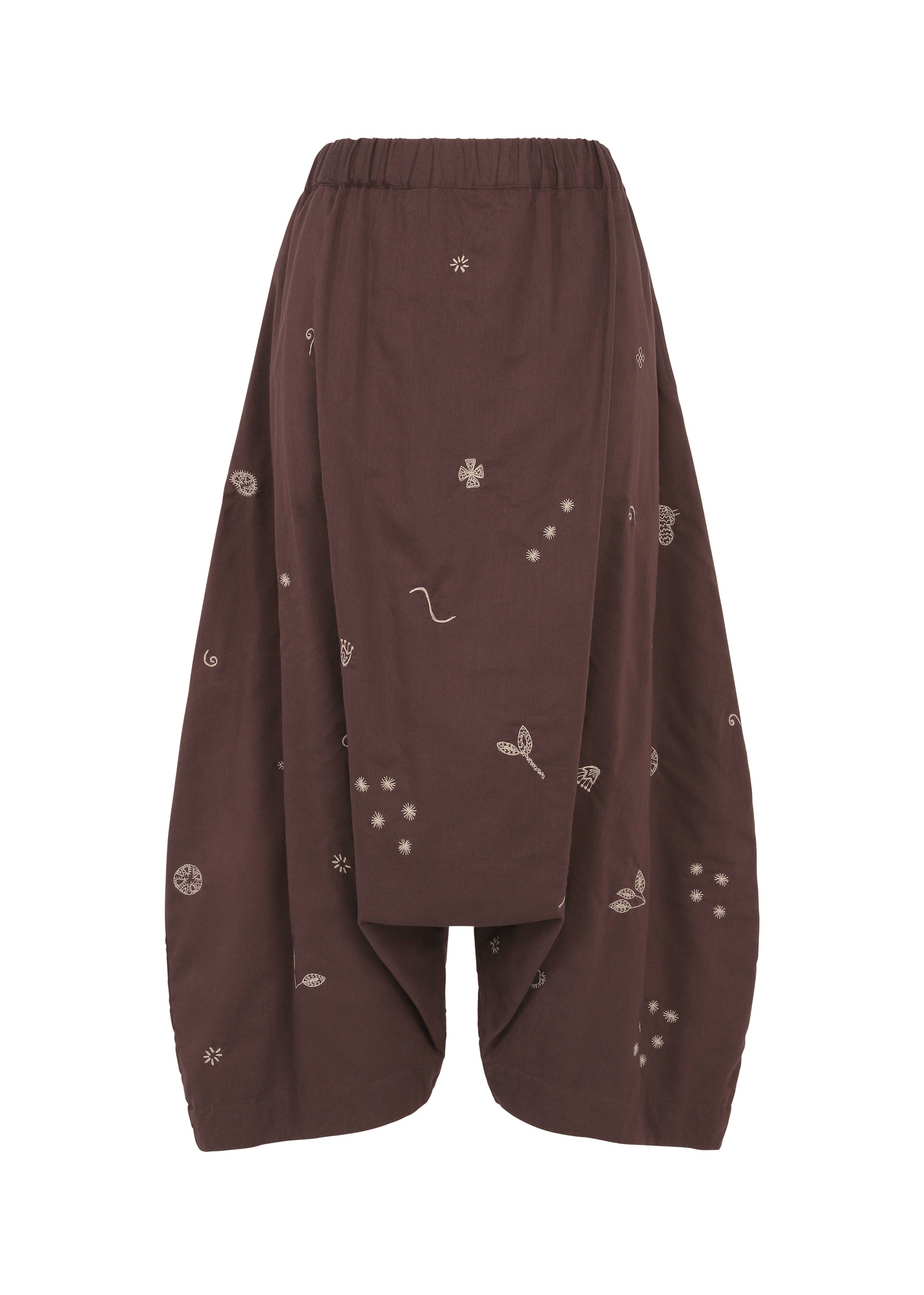 A product shot of the HaaT MULMUL BHILL trousers in walnut brown.