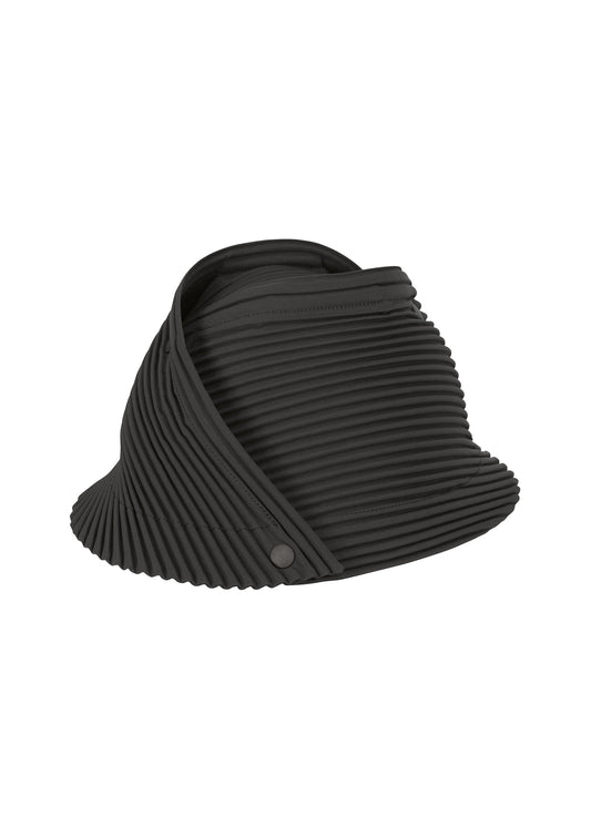 A product shot of the HOMME PLISSÉ ISSEY MIYAKE UNIT HAT hat in black (15).