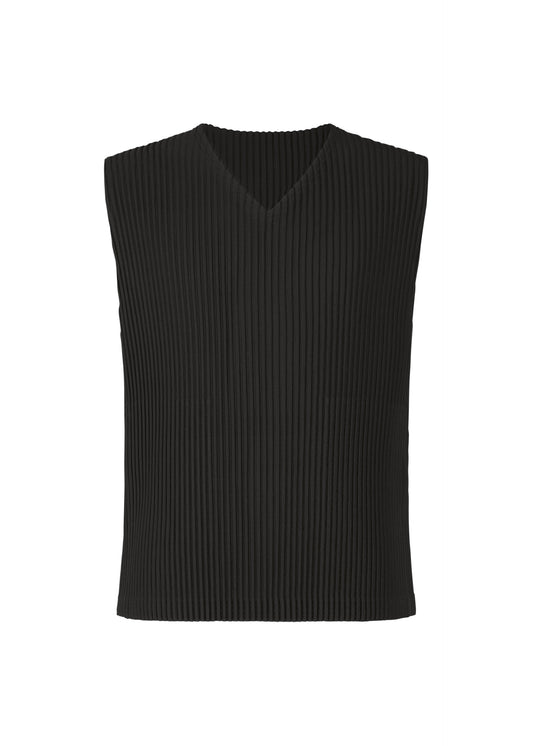 A product shot of the HOMME PLISSÉ ISSEY MIYAKE MC AUGUST vest in black (15)