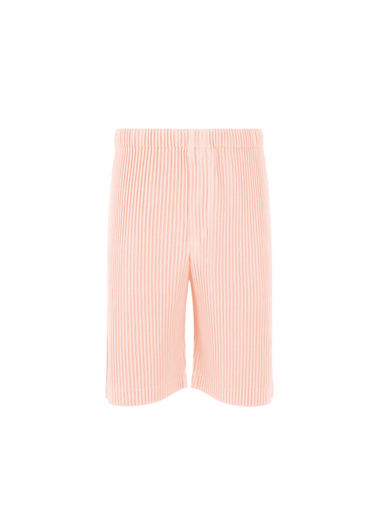 A product shot of the HOMME PLISSÉ ISSEY MIYAKE MC AUGUST shorts in pale pink (20)