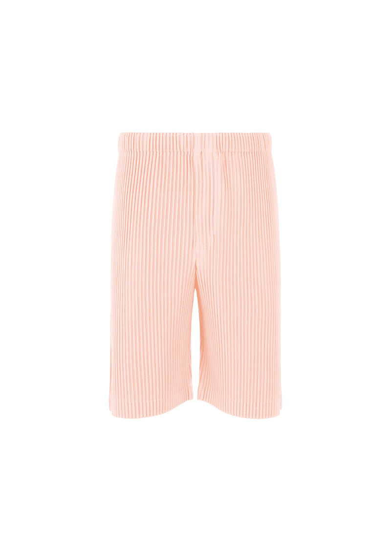 A product shot of the HOMME PLISSÉ ISSEY MIYAKE MC AUGUST shorts in pale pink (20)