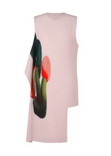 A product shot of the HOMME PLISSÉ ISSEY MIYAKE RB_DRAWING PLEATS top in green x pink (96)