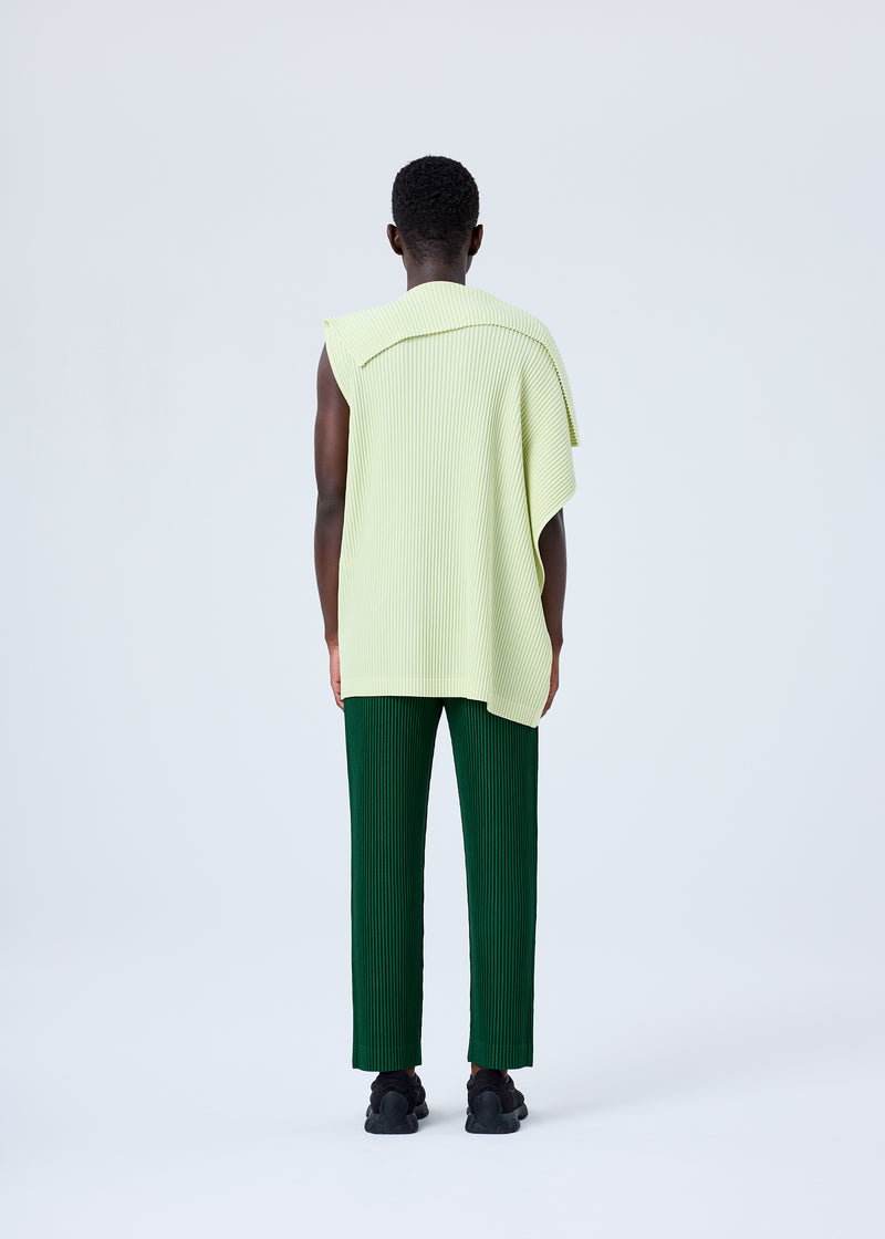 A model wears the HOMME PLISSÉ ISSEY MIYAKE RB_COLOR PALETTE 1 top