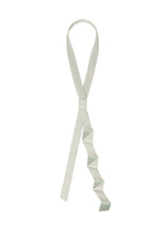 A product shot of the HOMME PLISSÉ ISSEY MIYAKE ZIGZAG TIE tie in white (01).