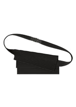 A product shot of the HOMME PLISSÉ ISSEY MIYAKE OVERLAP bag in black (15).