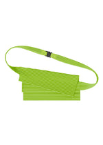A product shot of the HOMME PLISSÉ ISSEY MIYAKE OVERLAP bag in fresh green (64).