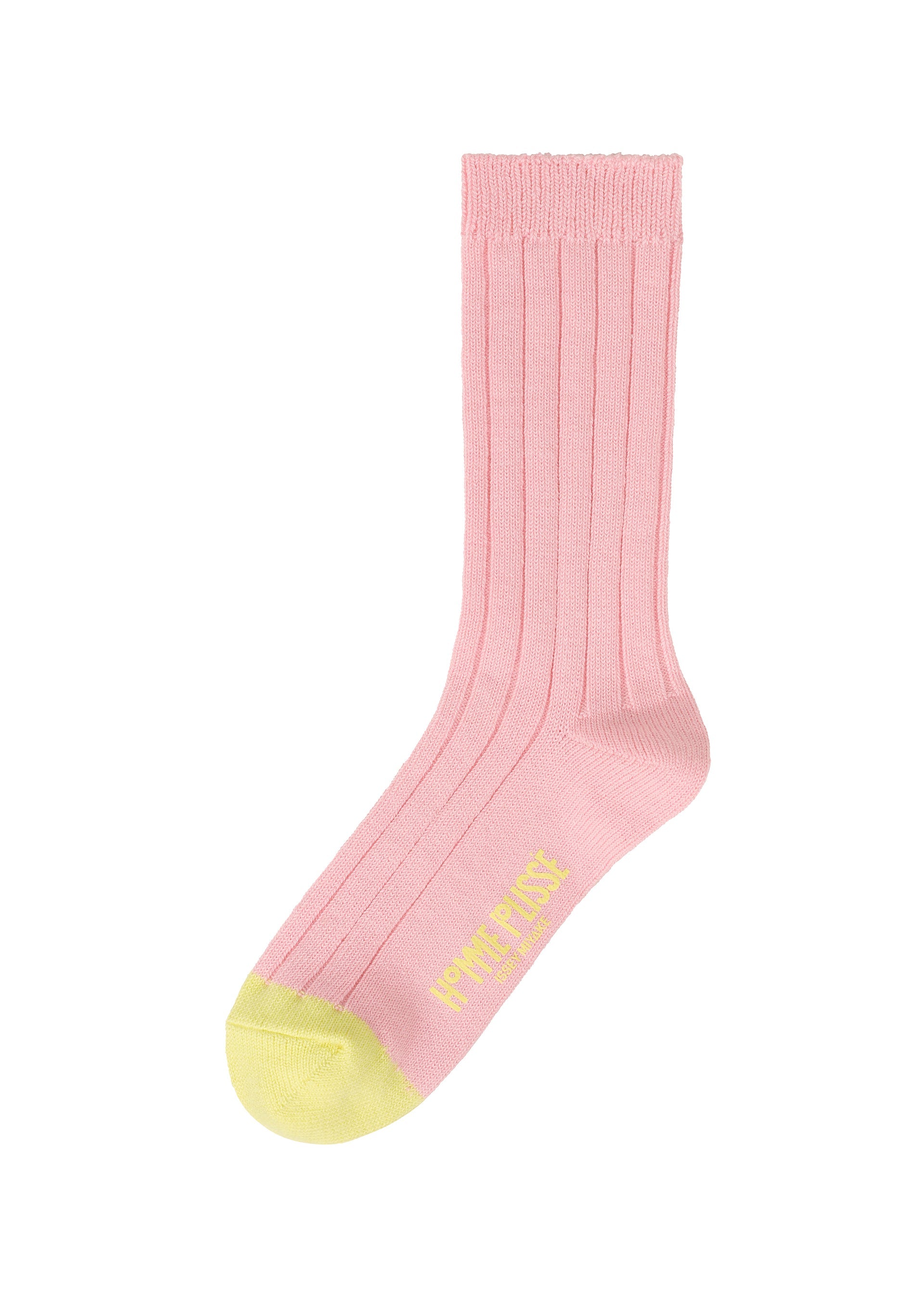 A product shot of the HOMME PLISSÉ ISSEY MIYAKE NERIKIRI socks in sakura (28).