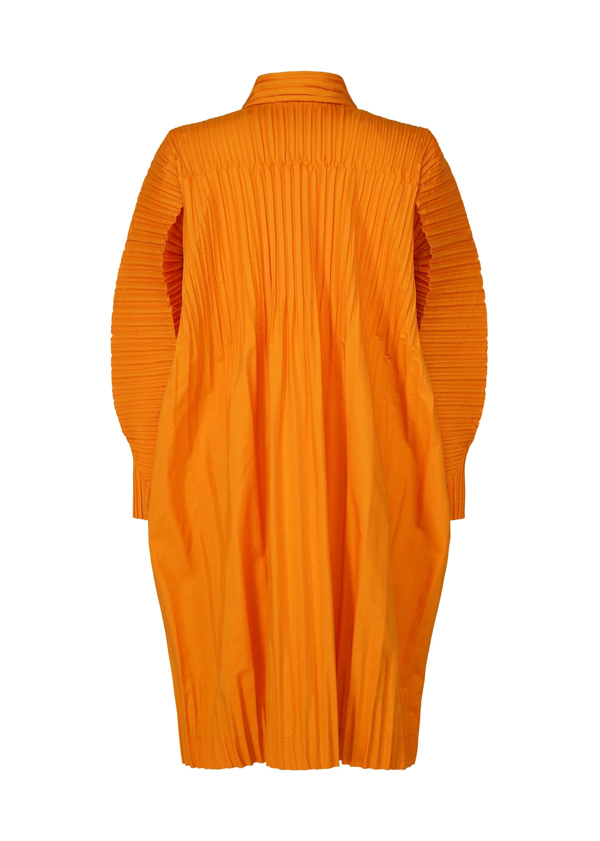 A detail shot of the HOMME PLISSÉ ISSEY MIYAKE CASCADE coat.
