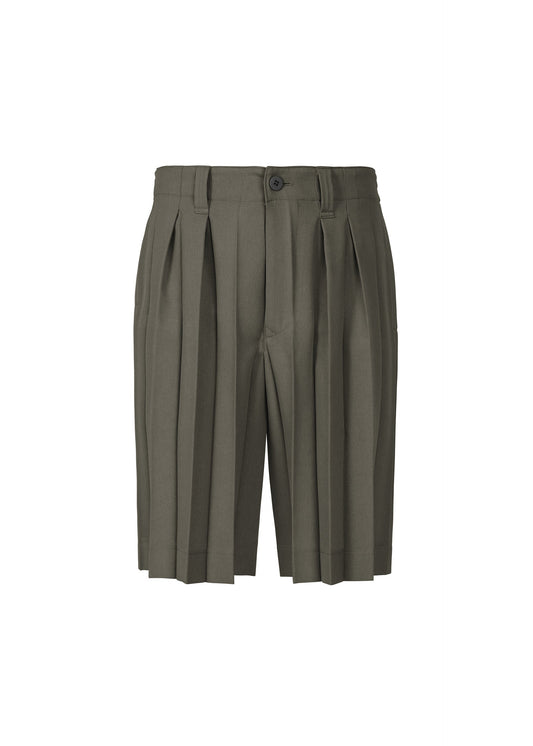 A product shot of the HOMME PLISSÉ ISSEY MIYAKE EDGE ENSEMBLE trousers in .