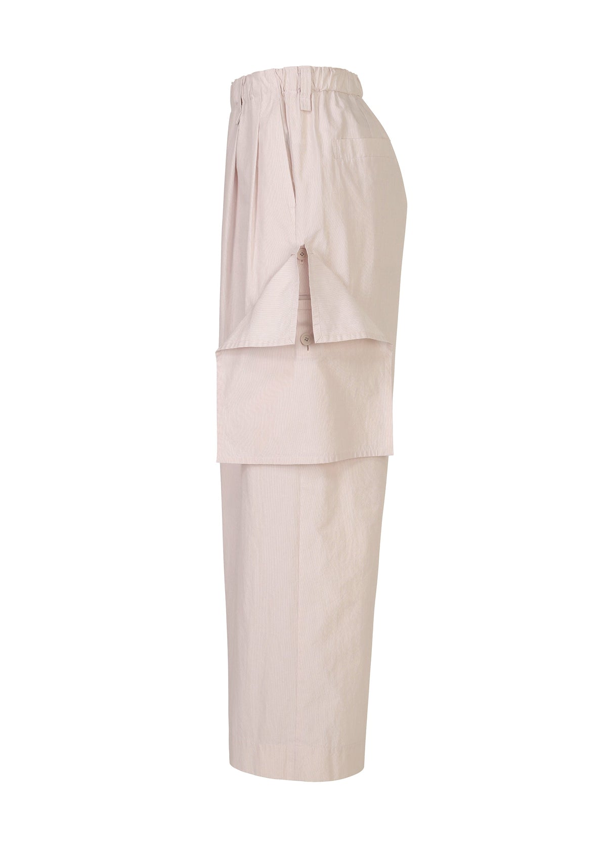A detail shot of the HOMME PLISSÉ ISSEY MIYAKE FRESHEN trousers.
