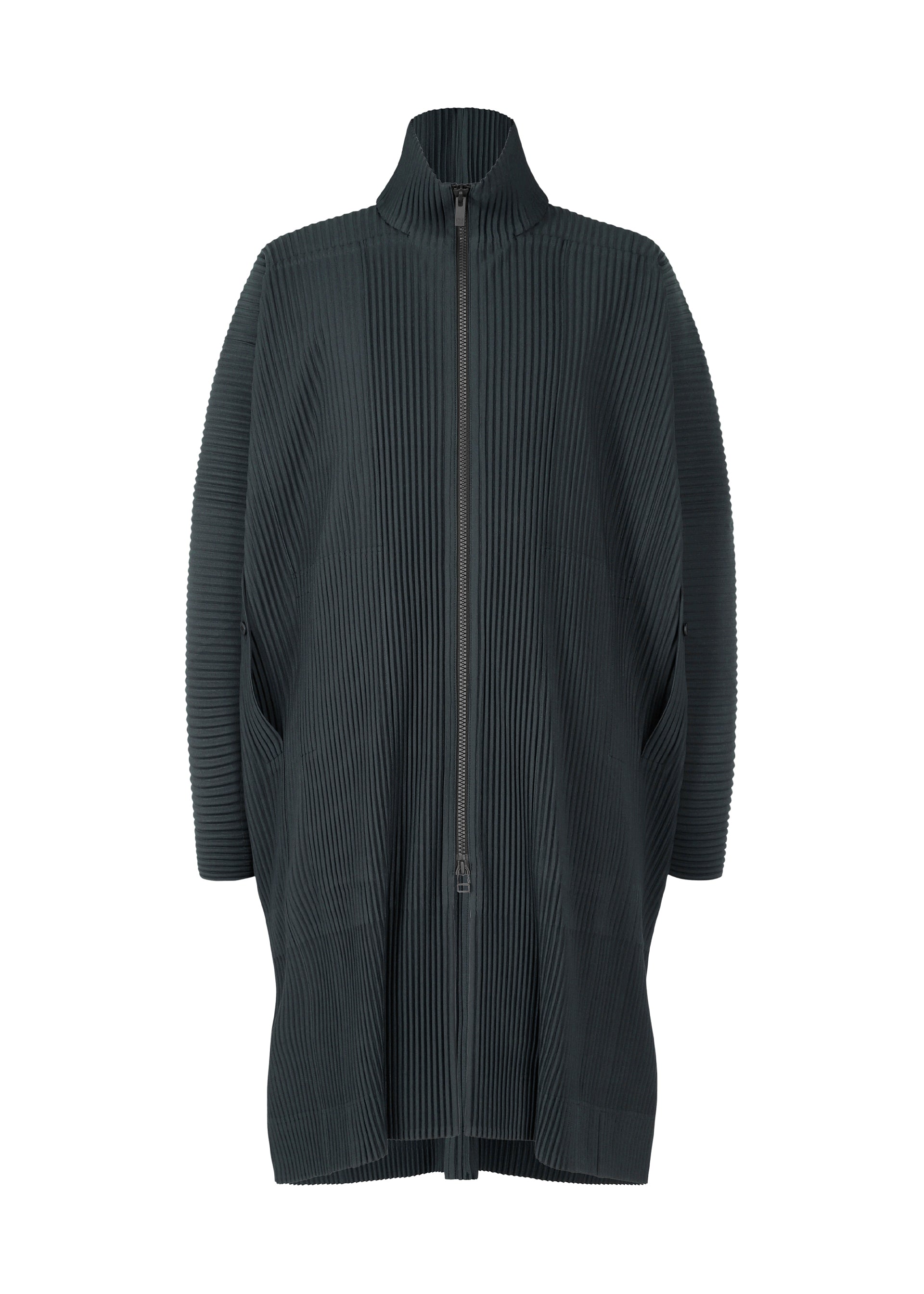 A product shot of the HOMME PLISSÉ ISSEY MIYAKE MC JANUARY coat in .