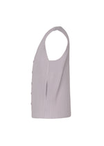 A detail shot of the HOMME PLISSÉ ISSEY MIYAKE TAILORED PLEATS 2 vest.