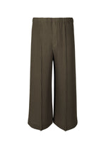 A product shot of the HOMME PLISSÉ ISSEY MIYAKE MC JUNE trousers in .
