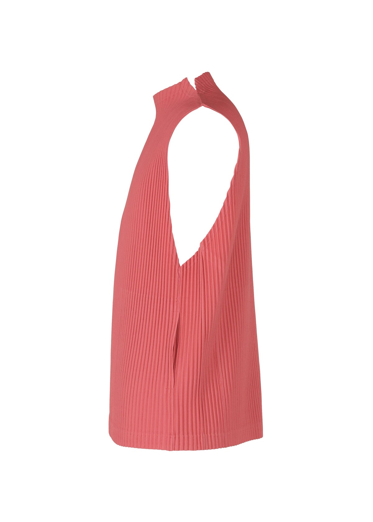 A detail shot of the HOMME PLISSÉ ISSEY MIYAKE MC APRIL top.