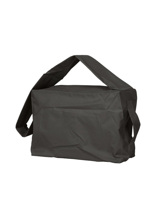 A product shot of the HOMME PLISSÉ ISSEY MIYAKE STONE BAG bag in black (15).