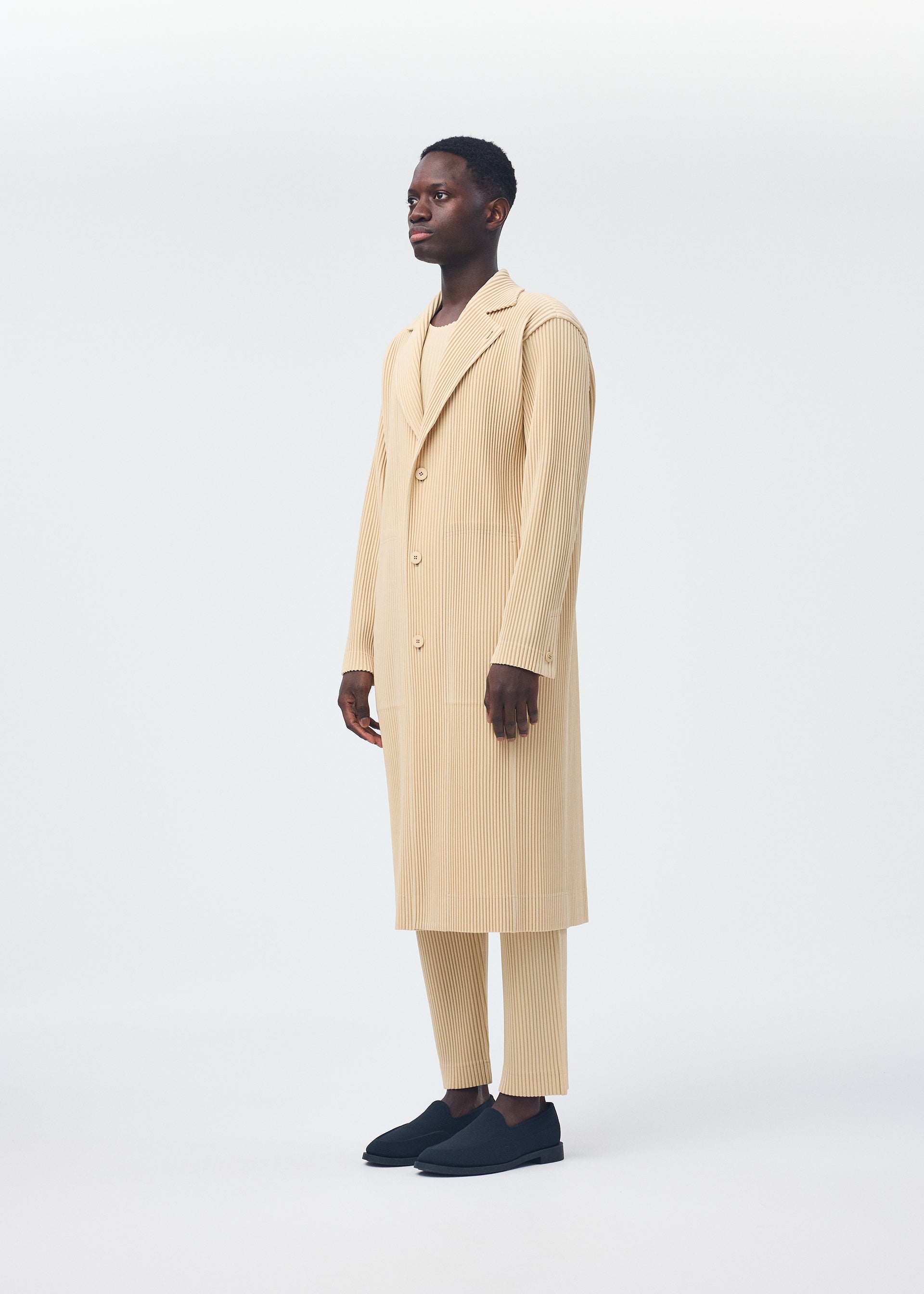 TAILORED PLEATS 2 Long Jacket Black – The official ISSEY MIYAKE