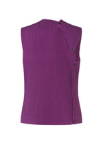 A detail shot of the HOMME PLISSÉ ISSEY MIYAKE STONE CLOUD vest.